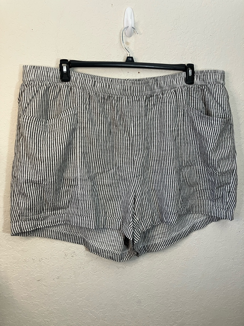 Old Navy Grey and White Striped Women’s Shorts